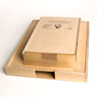 Wooden box for delicatessen and natural wax paper